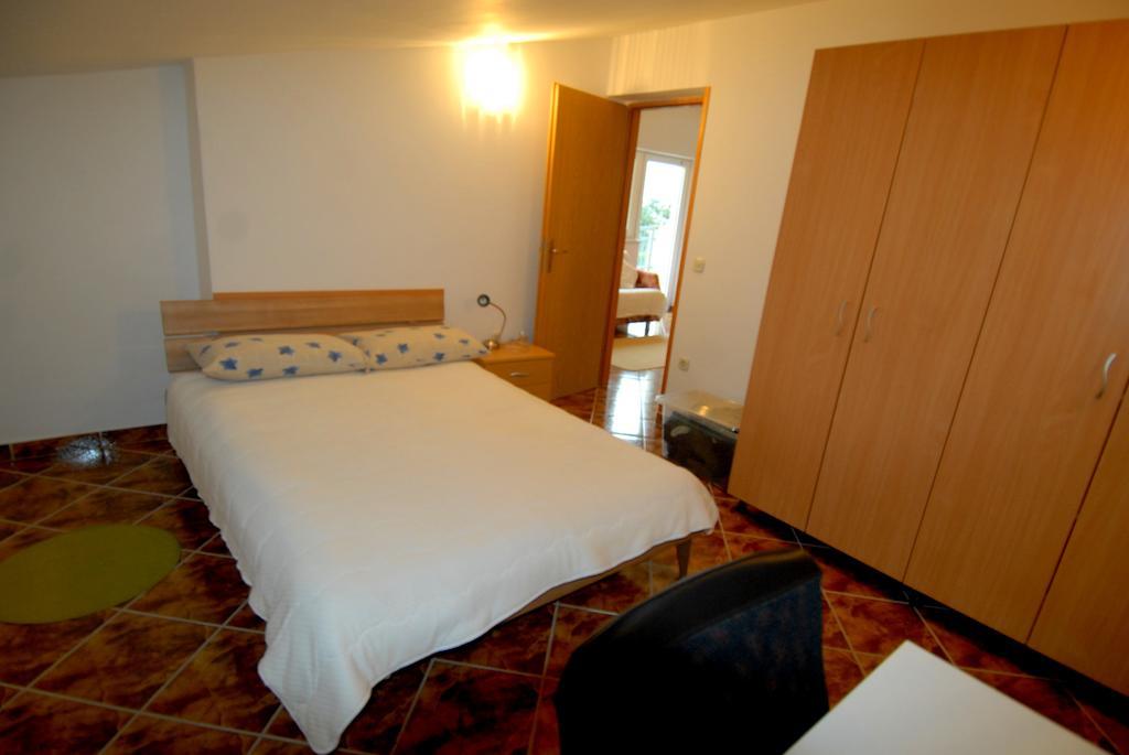 Guesthouse Konti Rijeka Rum bild