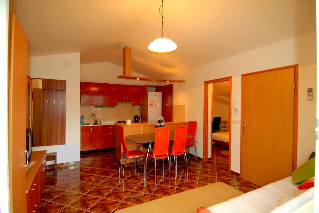 Guesthouse Konti Rijeka Rum bild